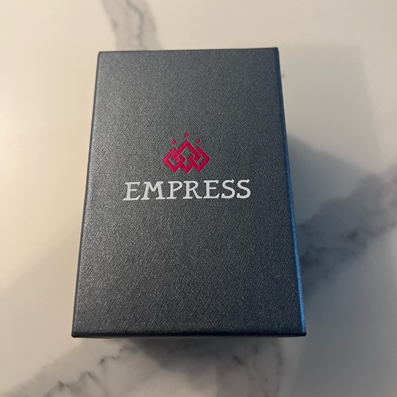 Women's Watch - Picture 6 of 9